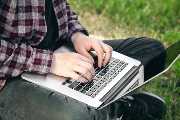 Working and communicating offline during an emergency